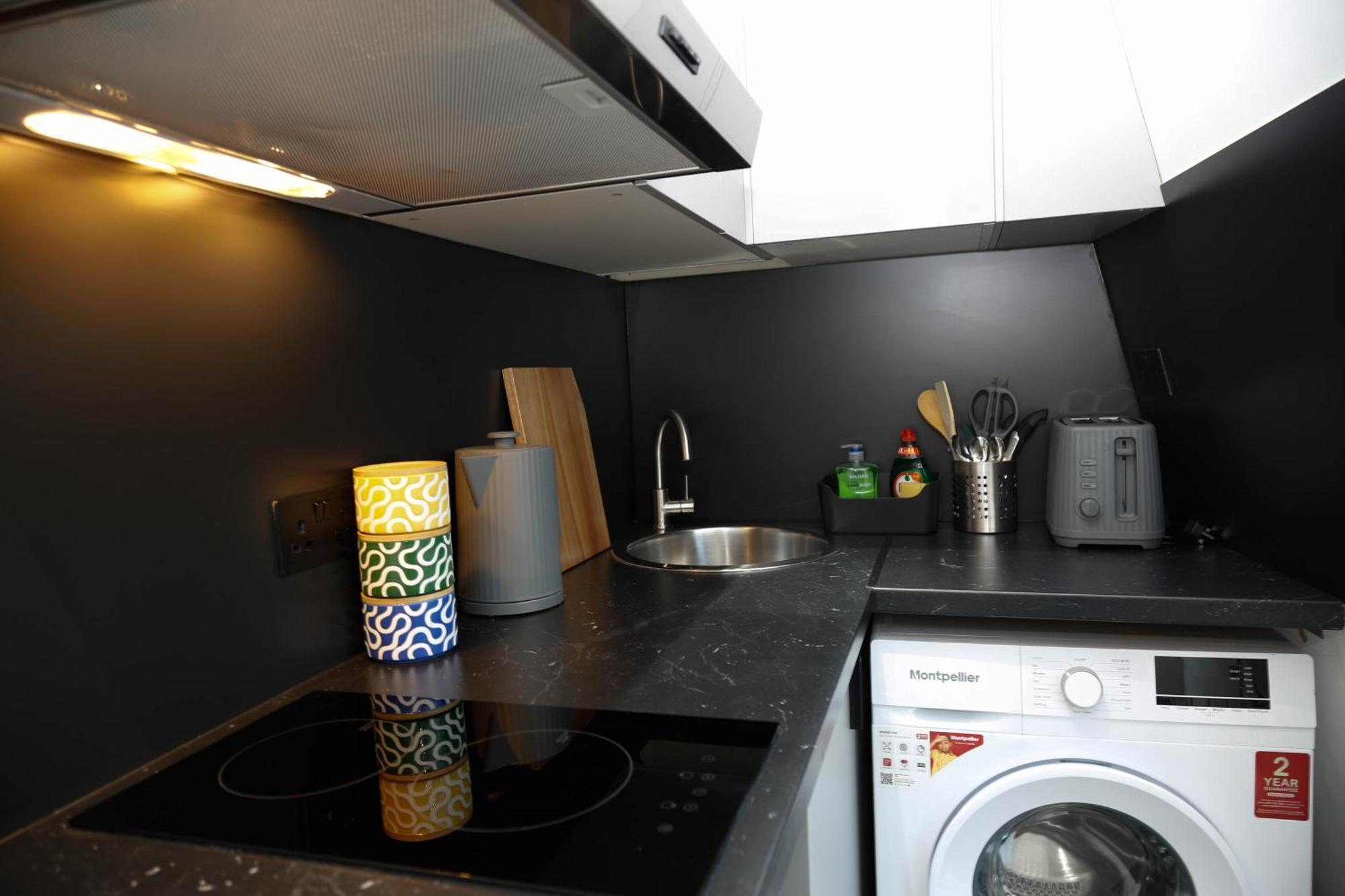New Luxury Apartments In Central London Next To Shops, Cafes, Bars & Metro Екстериор снимка