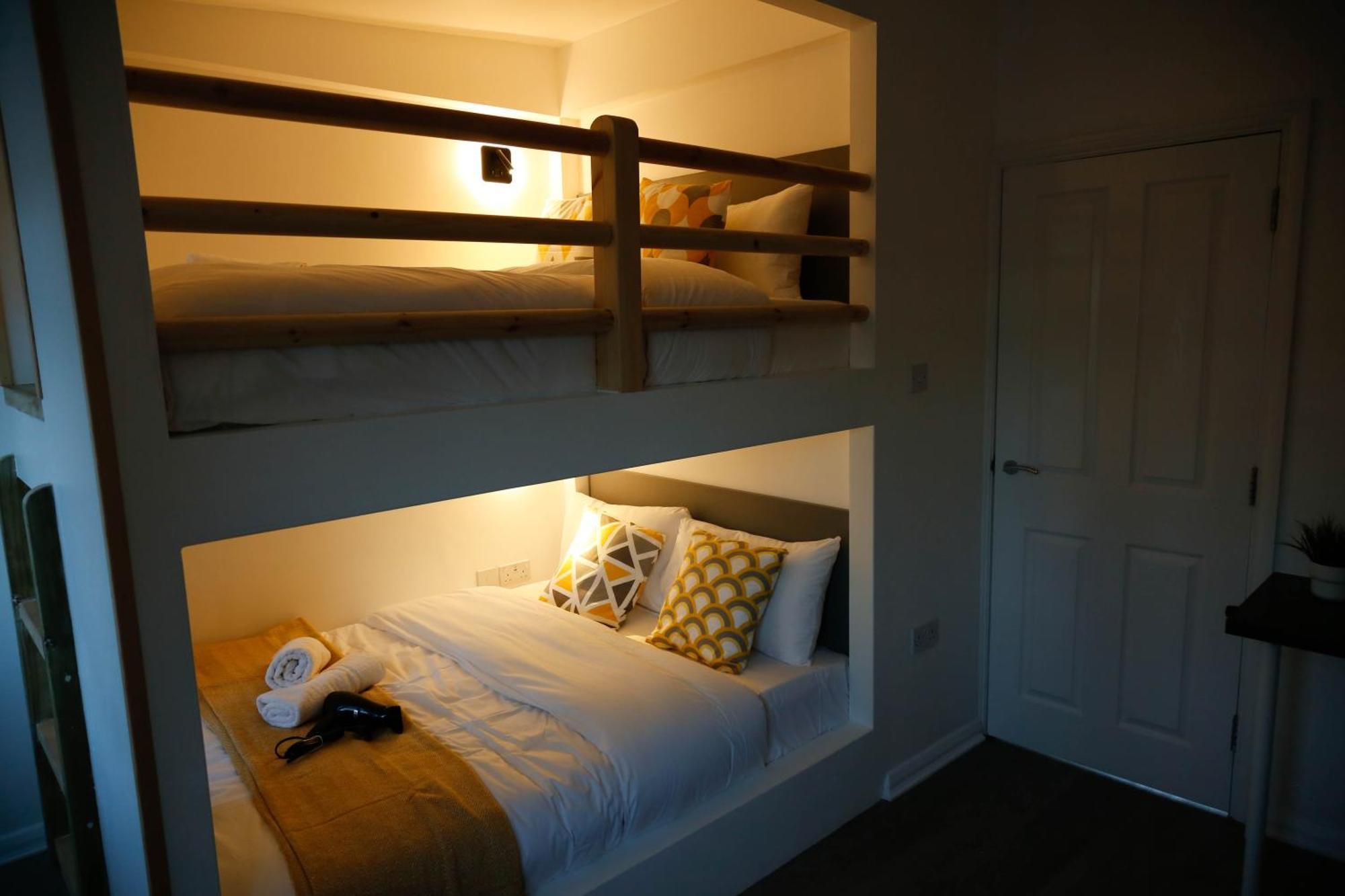 New Luxury Apartments In Central London Next To Shops, Cafes, Bars & Metro Екстериор снимка