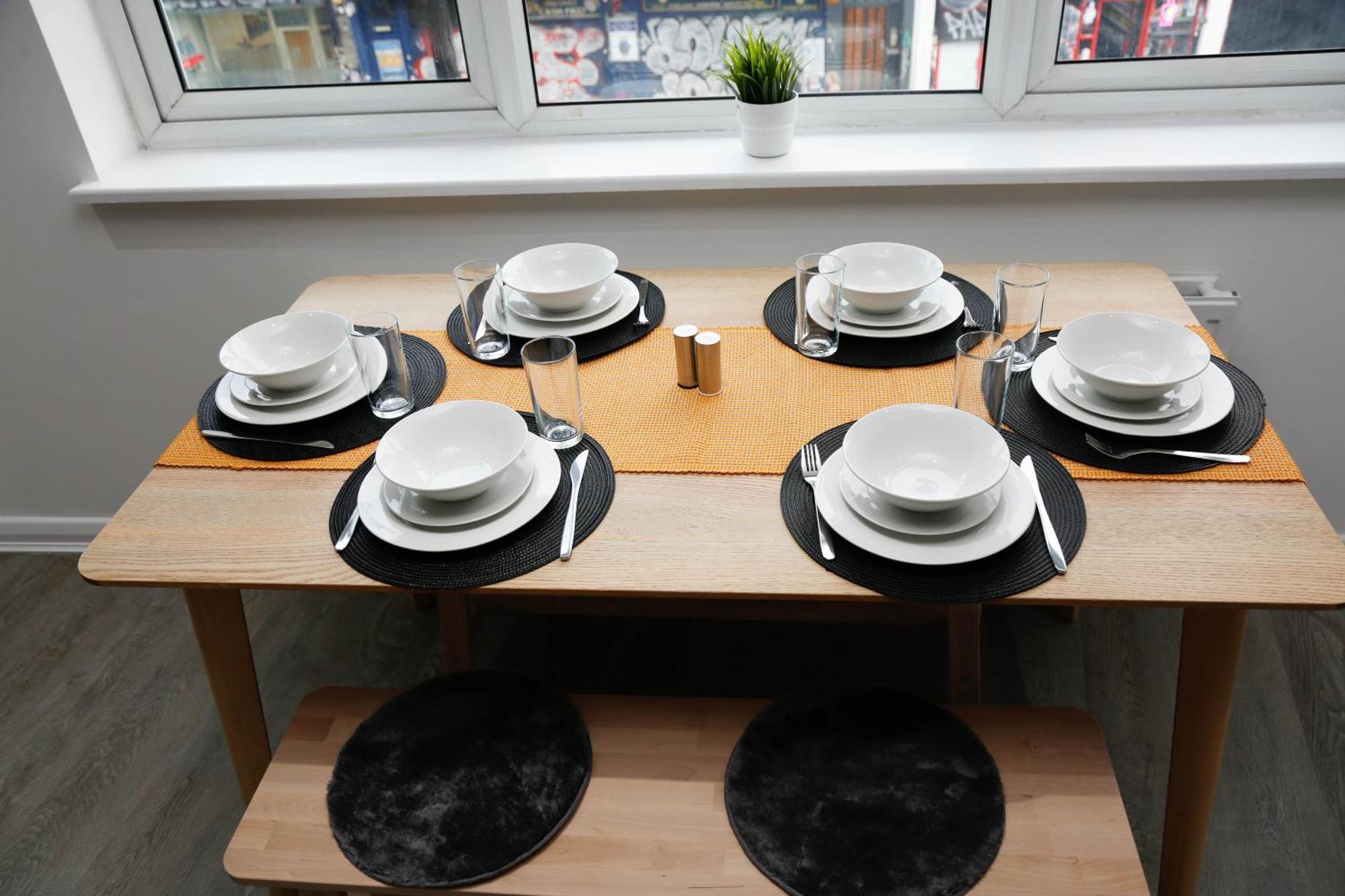 New Luxury Apartments In Central London Next To Shops, Cafes, Bars & Metro Екстериор снимка
