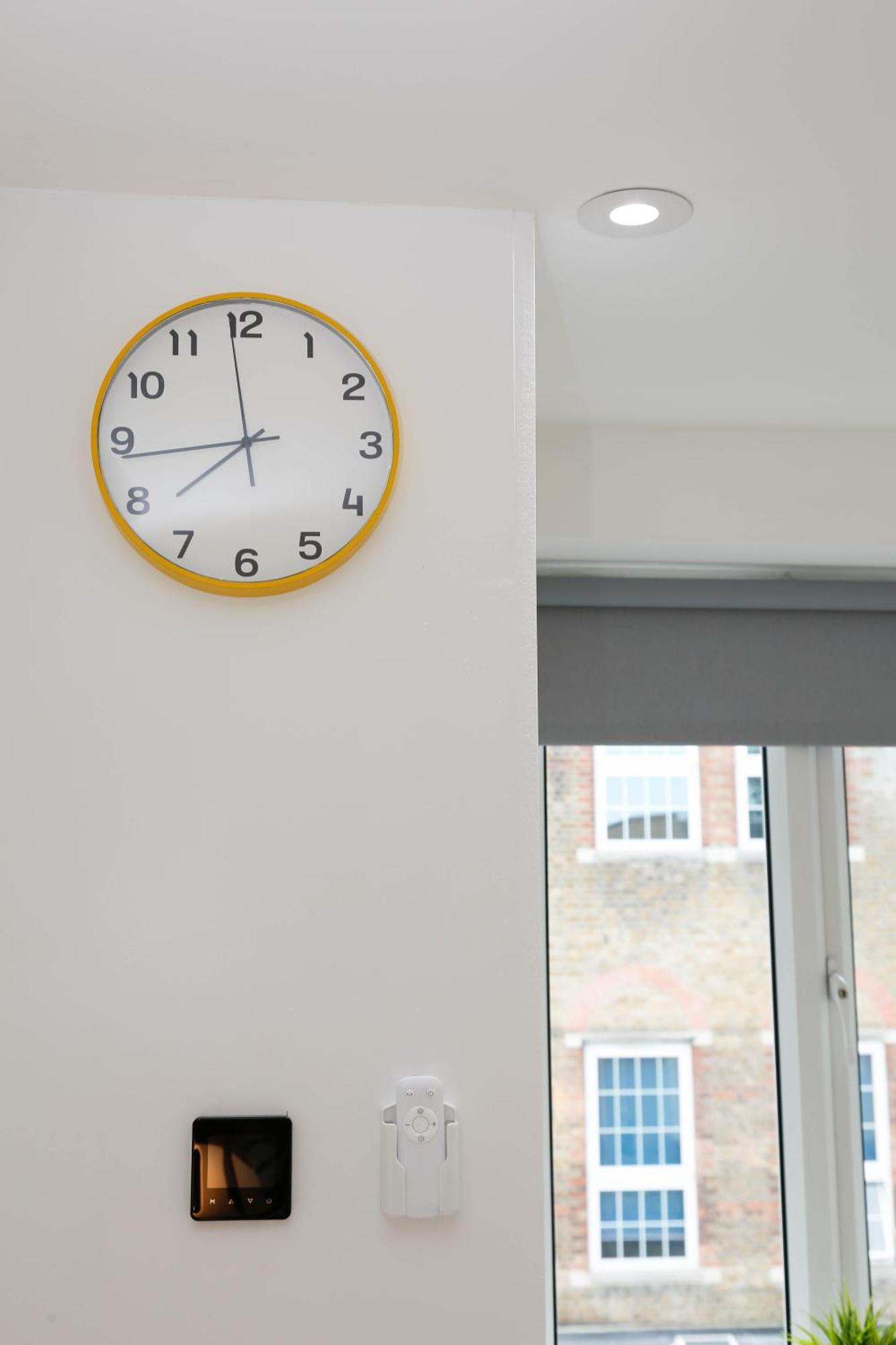 New Luxury Apartments In Central London Next To Shops, Cafes, Bars & Metro Екстериор снимка