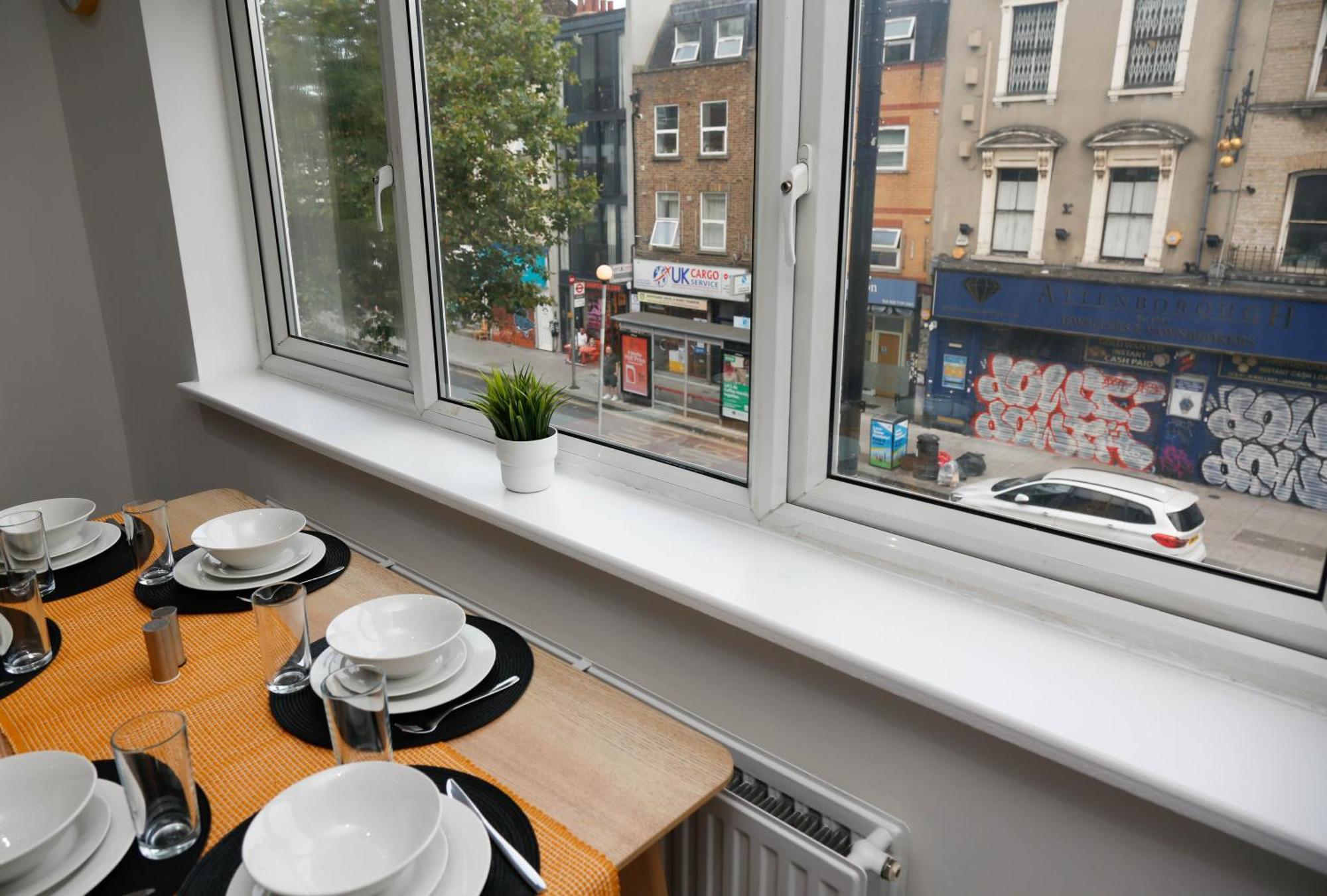 New Luxury Apartments In Central London Next To Shops, Cafes, Bars & Metro Екстериор снимка